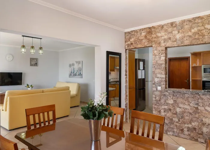 Semesterbostad Gazela House Comfort & Barbecue In