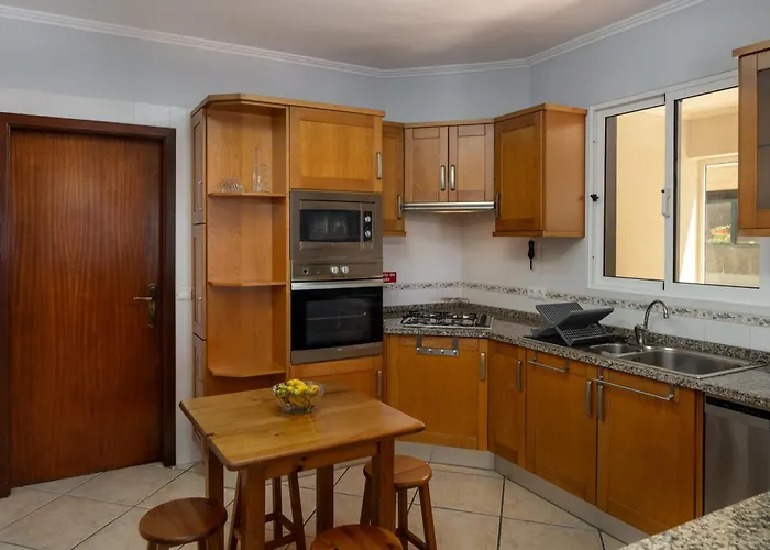 Gazela House Comfort & Barbecue In Porto Santo