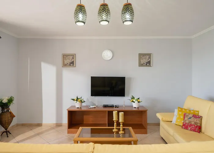 Gazela House Comfort & Barbecue In Porto Santo